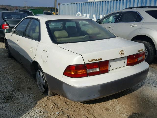 JT8BF22G0V0051730 - 1997 LEXUS ES 300 WHITE photo 3