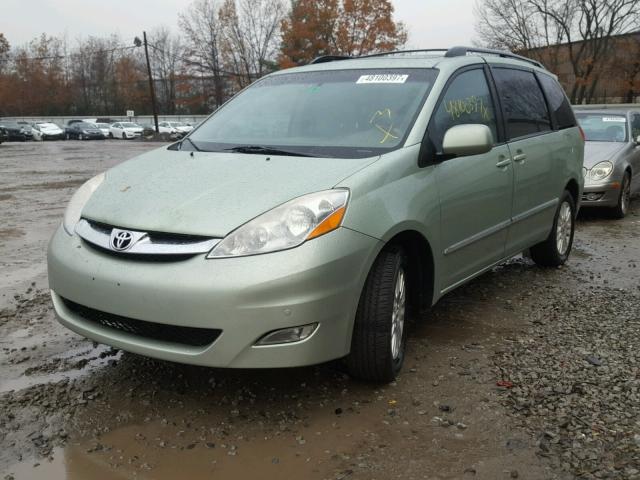 5TDBK22C88S021077 - 2008 TOYOTA SIENNA XLE GREEN photo 2