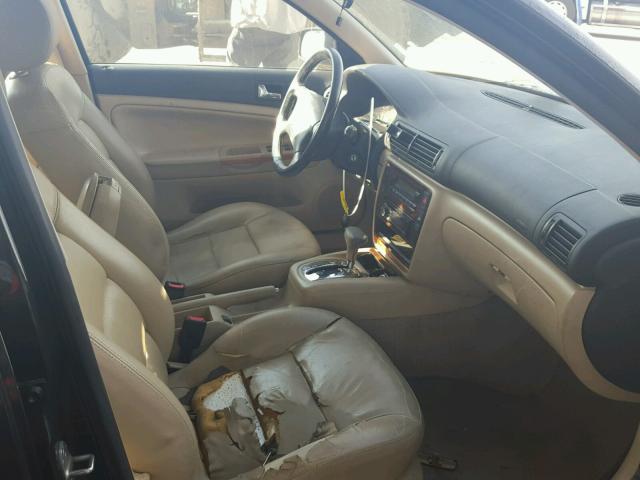 WVWPD63B5XE467057 - 1999 VOLKSWAGEN PASSAT GLX BLACK photo 5