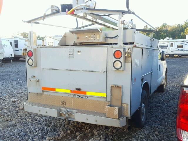 1FDSF30556EC12114 - 2006 FORD F350 SRW S WHITE photo 4