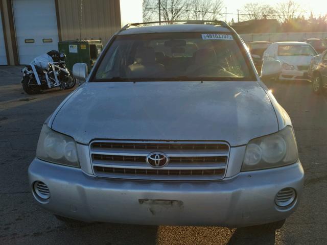 JTEHF21A030149416 - 2003 TOYOTA HIGHLANDER SILVER photo 9