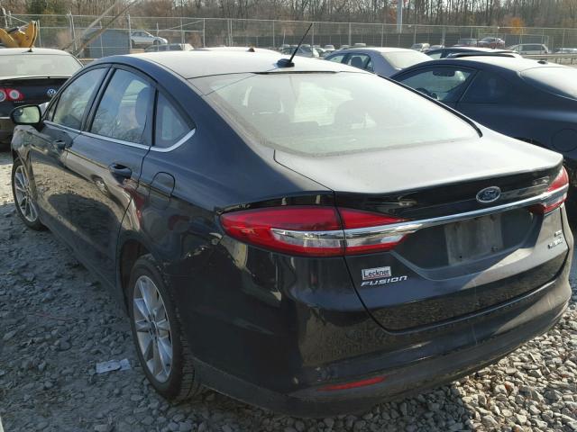 3FA6P0LUXHR245054 - 2017 FORD FUSION SE BLACK photo 3