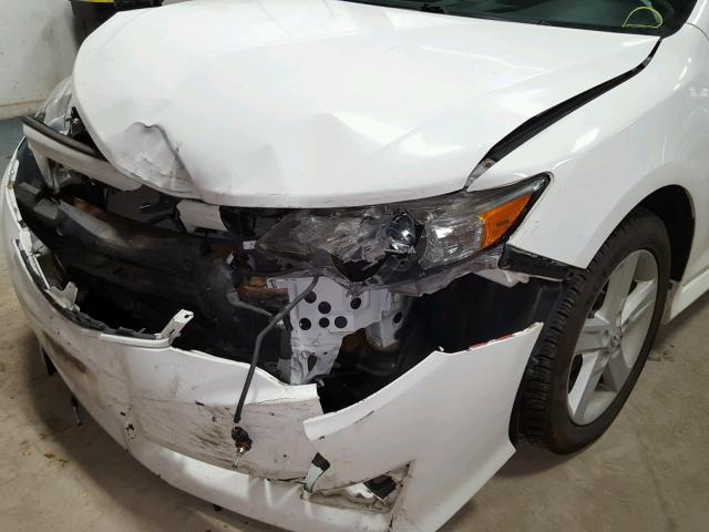4T1BF1FK1CU177901 - 2012 TOYOTA CAMRY BASE WHITE photo 9