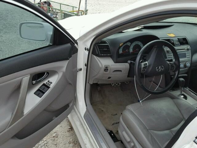 4T1BF3EK9AU531562 - 2010 TOYOTA CAMRY BASE WHITE photo 9