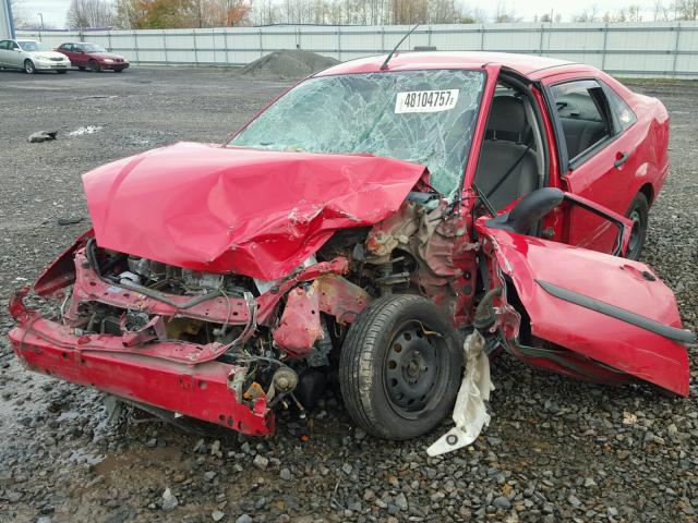 1FAFP33PX2W332713 - 2002 FORD FOCUS LX RED photo 2