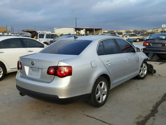 3VWRM71K18M163024 - 2008 VOLKSWAGEN JETTA SE SILVER photo 4