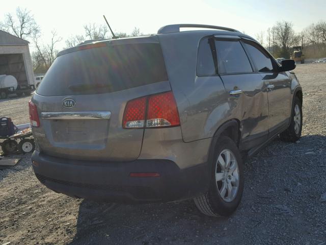 5XYKT3A13BG105878 - 2011 KIA SORENTO BA GRAY photo 4