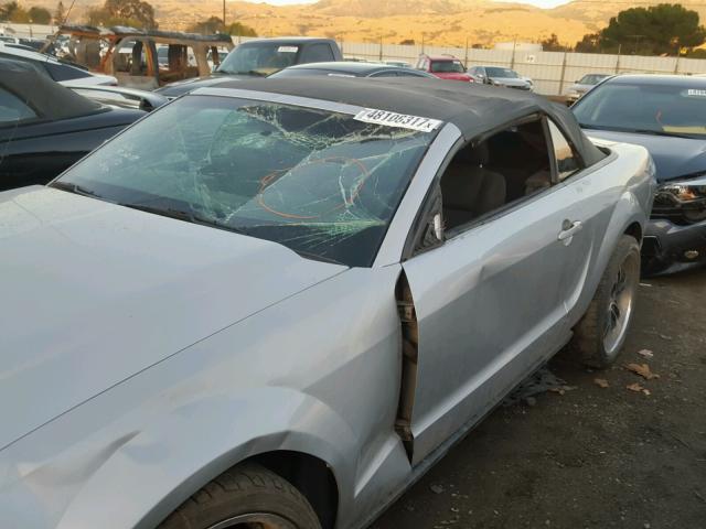 1ZVFT84NX65111900 - 2006 FORD MUSTANG GRAY photo 9