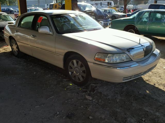 1LNHM83W93Y681394 - 2003 LINCOLN TOWN CAR C CREAM photo 1