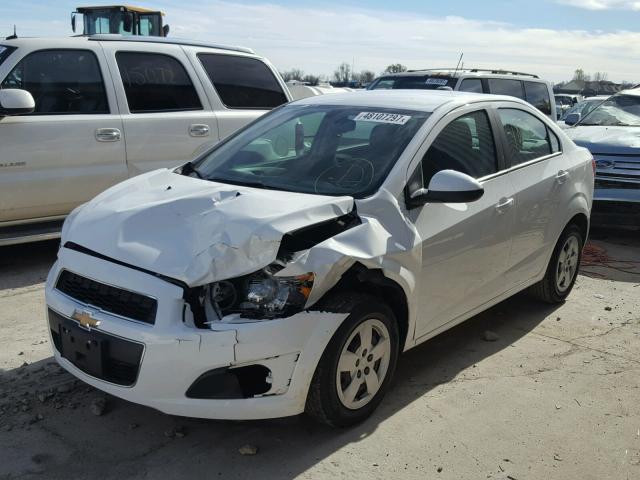 1G1JA5SH7F4220232 - 2015 CHEVROLET SONIC LS WHITE photo 2