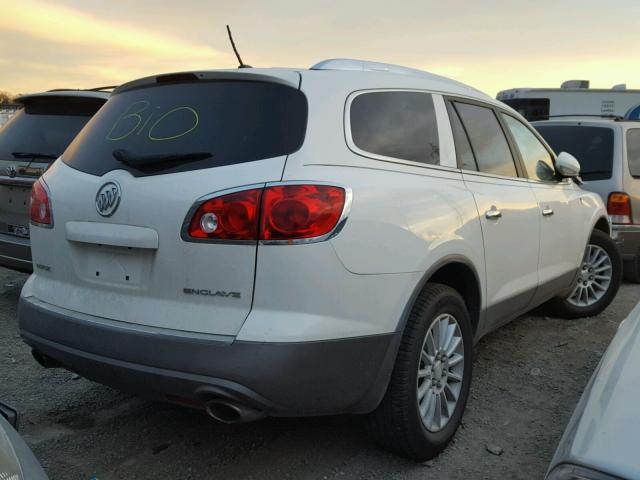 5GAKVAED5BJ249453 - 2011 BUICK ENCLAVE CX WHITE photo 4