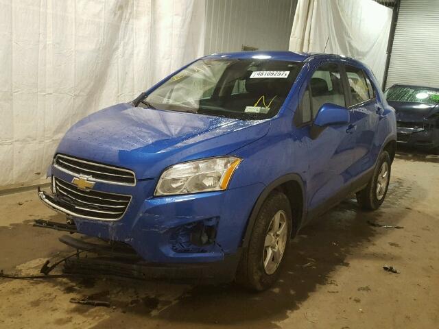 KL7CJPSB9FB222256 - 2015 CHEVROLET TRAX 1LS BLUE photo 2