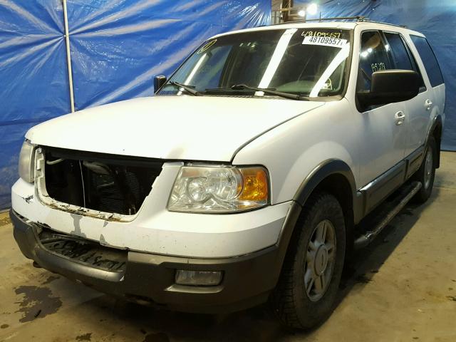 1FMFU16L74LB37491 - 2004 FORD EXPEDITION WHITE photo 2