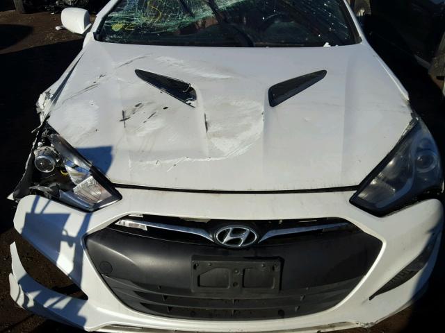 KMHHU6KJ4DU089775 - 2013 HYUNDAI GENESIS CO WHITE photo 7