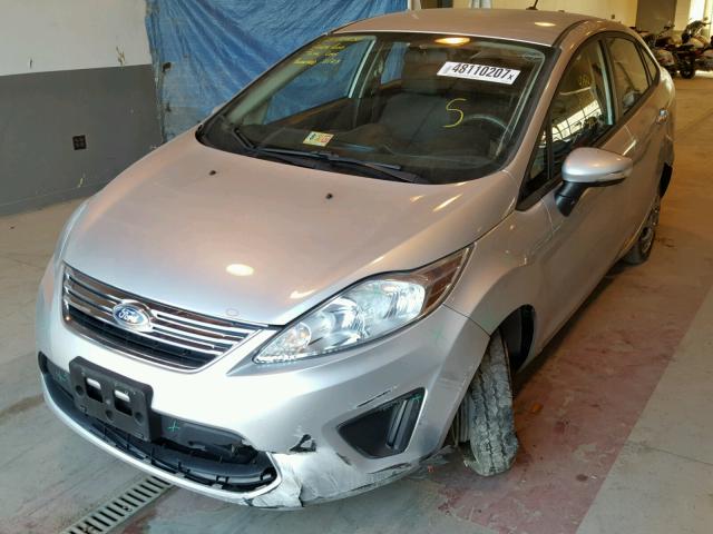 3FADP4BJ7DM203857 - 2013 FORD FIESTA SE SILVER photo 2