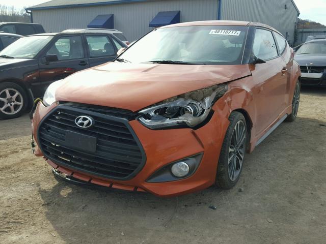 KMHTC6AE0GU299828 - 2016 HYUNDAI VELOSTER T ORANGE photo 2