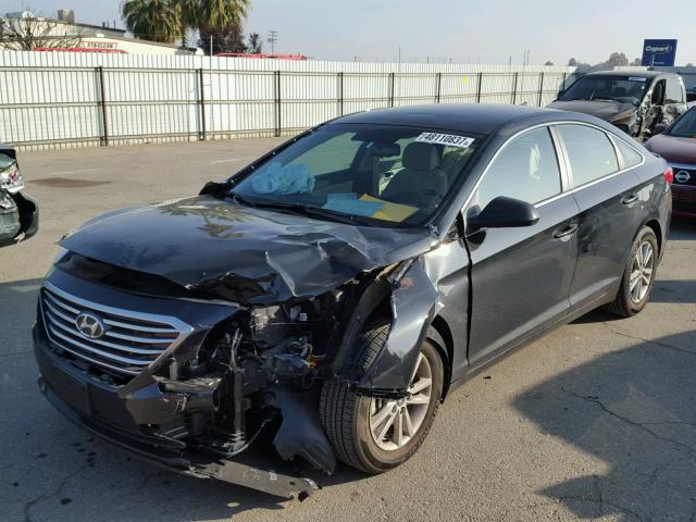 5NPE24AF9HH595231 - 2017 HYUNDAI SONATA SE BLACK photo 2