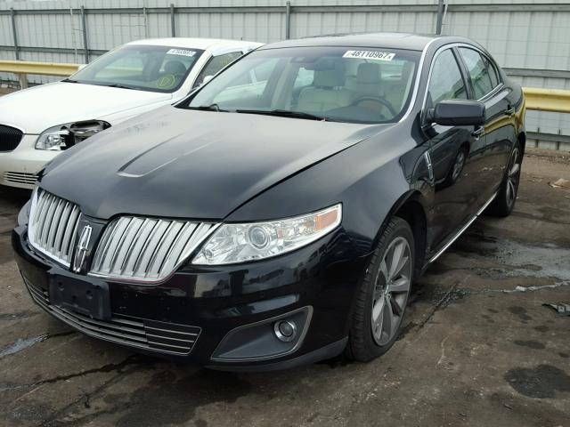 1LNHM94R69G601143 - 2009 LINCOLN MKS BLACK photo 2