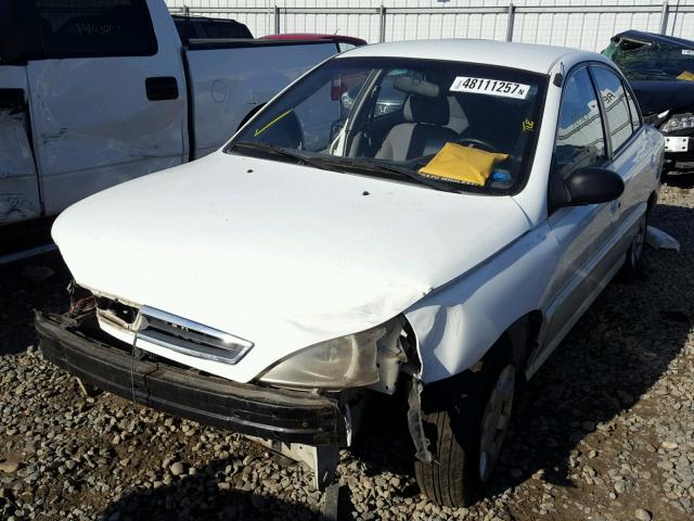 KNADC123X26125316 - 2002 KIA RIO WHITE photo 2