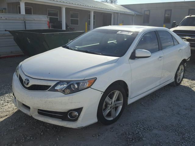 4T1BF1FK6CU136308 - 2012 TOYOTA CAMRY BASE WHITE photo 2