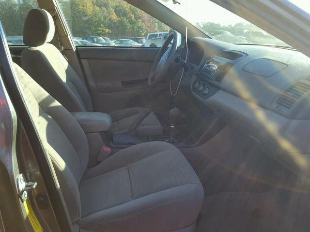4T1BE30K05U604589 - 2005 TOYOTA CAMRY LE 灰色 照片 5