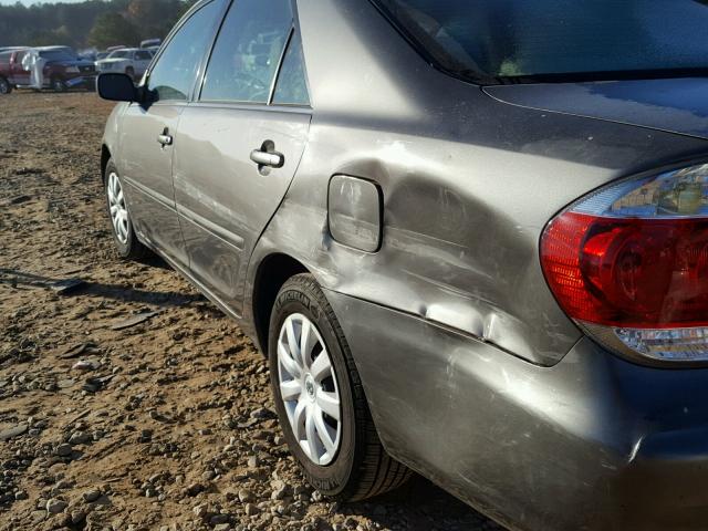 4T1BE30K05U604589 - 2005 TOYOTA CAMRY LE 灰色 照片 9
