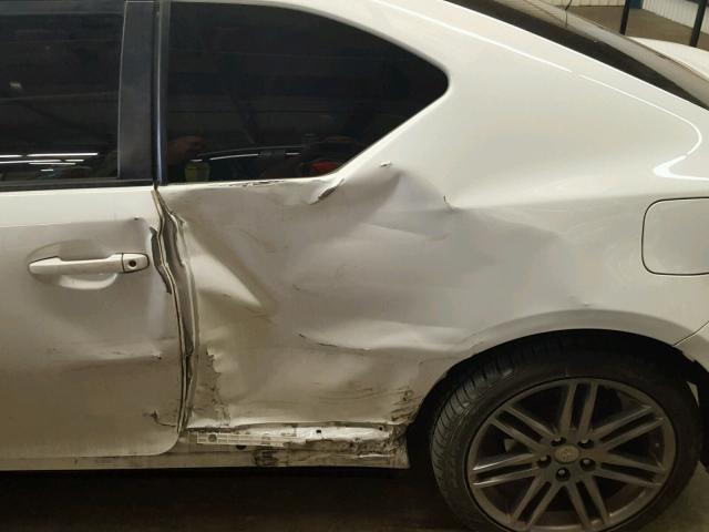 JTKJF5C71C3031214 - 2012 TOYOTA SCION TC 白色 照片 9