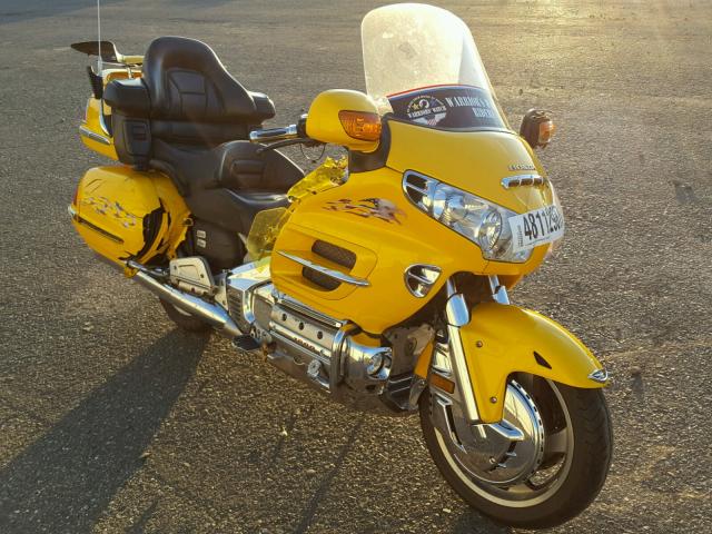 1HFSC47451A001680 - 2001 HONDA GL1800 A YELLOW photo 1