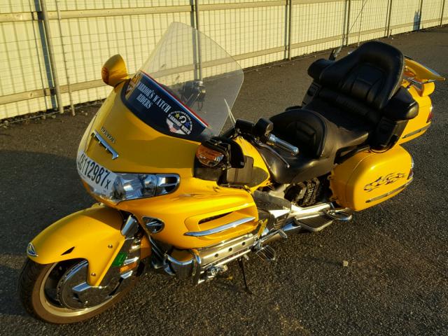 1HFSC47451A001680 - 2001 HONDA GL1800 A YELLOW photo 2