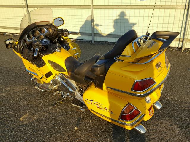 1HFSC47451A001680 - 2001 HONDA GL1800 A YELLOW photo 3