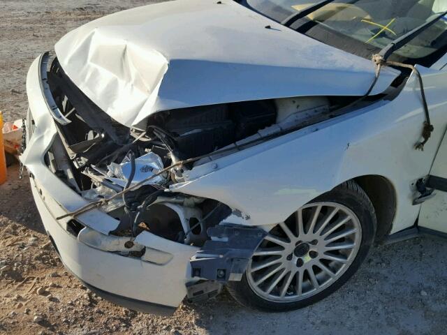 YV1RS53D612001554 - 2001 VOLVO S60 T5 WHITE photo 9