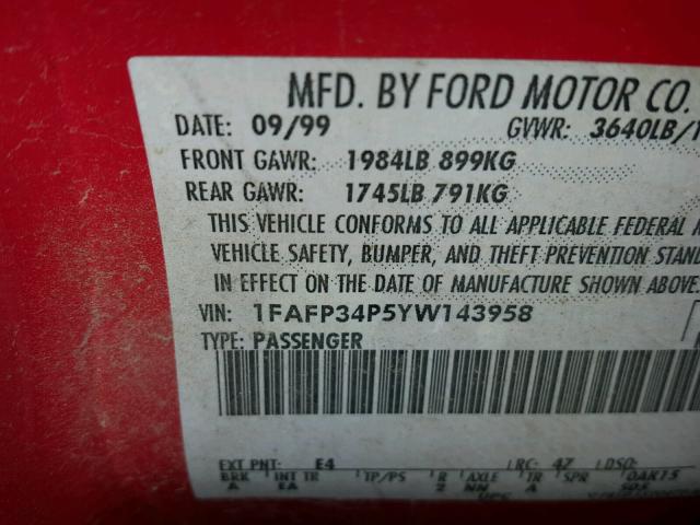 1FAFP34P5YW143958 - 2000 FORD FOCUS SE RED photo 10