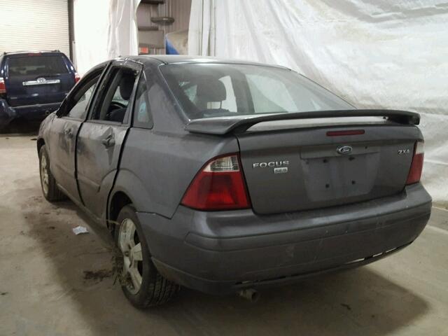 1FAHP34N36W190720 - 2006 FORD FOCUS ZX4 GRAY photo 3