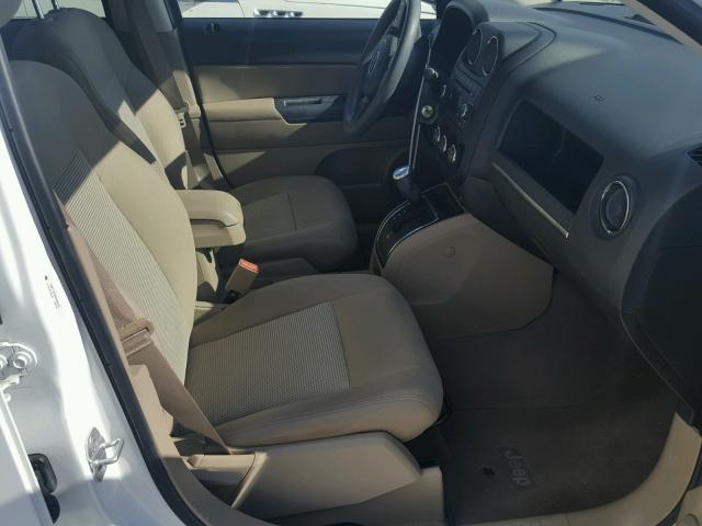 1J4NT1FA6BD289572 - 2011 JEEP COMPASS SP თეთრი ფოტო 5