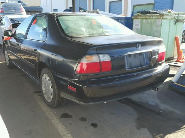 1HGCD563XTA280302 - 1996 HONDA ACCORD LX BLACK photo 3