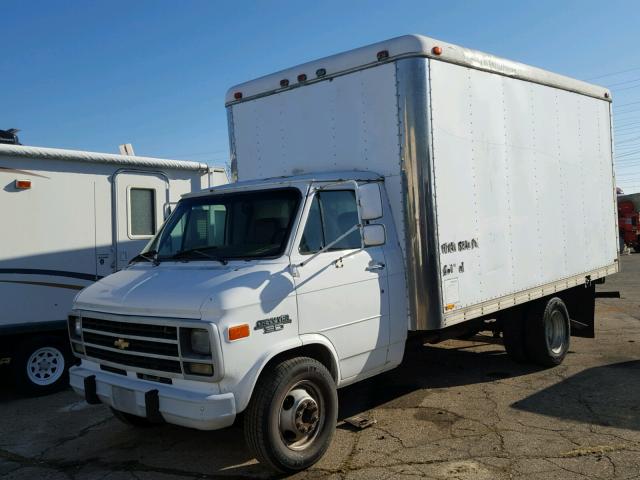 1GBHG31K2SF118765 - 1995 CHEVROLET G30 WHITE photo 2