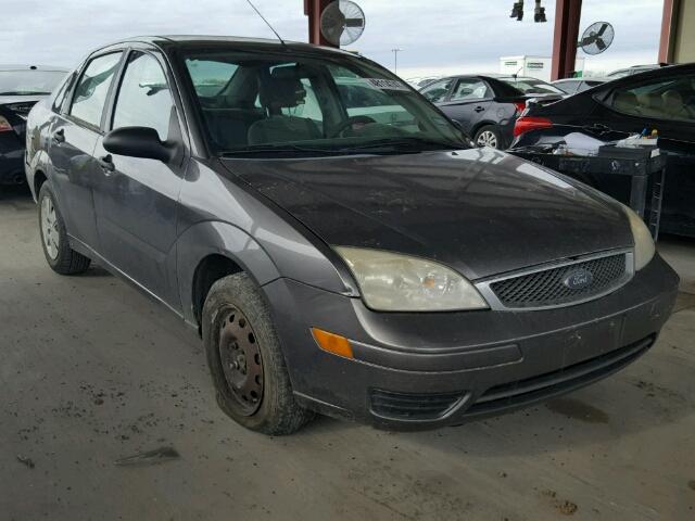 1FAHP34N46W128016 - 2006 FORD FOCUS ZX4 GRAY photo 1