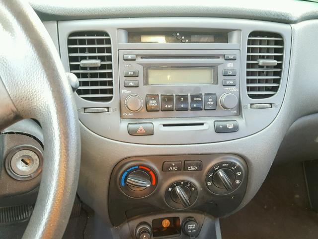 KNADE123566094699 - 2006 KIA RIO SILVER photo 9