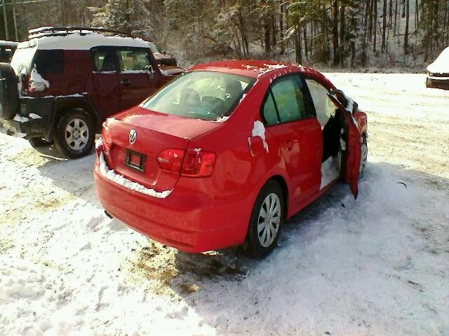 3VW2K7AJ9EM322012 - 2014 VOLKSWAGEN JETTA BASE 红色 照片 4