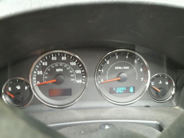 1J8HH58N96C126253 - 2006 JEEP COMMANDER SILVER photo 8