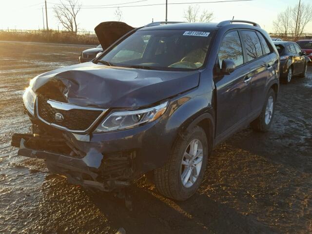 5XYKT3A65EG533015 - 2014 KIA SORENTO LX BLUE photo 2