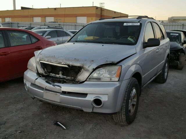 KNDJC733565558058 - 2006 KIA SORENTO EX SILVER photo 2