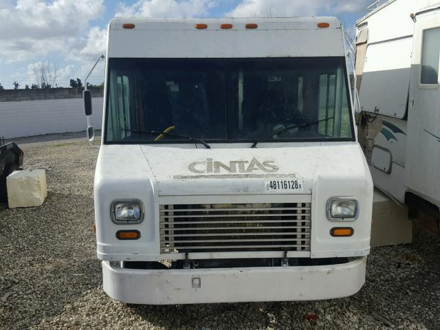 4UZAANBW27CY44996 - 2007 FREIGHTLINER CHASSIS M WHITE photo 9