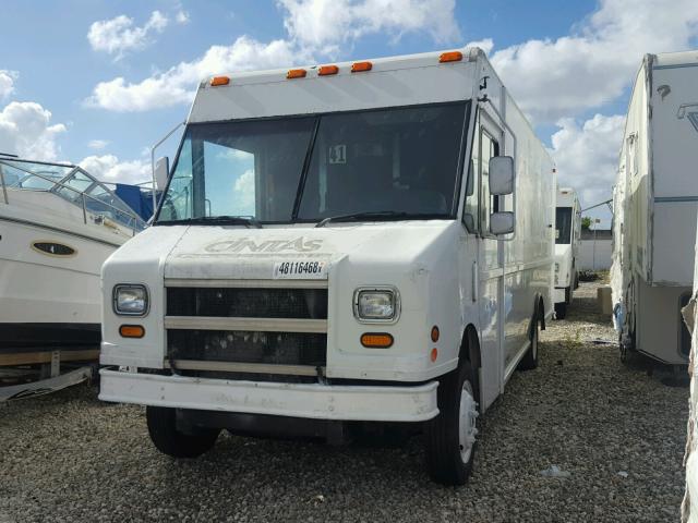 4UZAANCP14CM64521 - 2004 FREIGHTLINER CHASSIS M WHITE photo 2