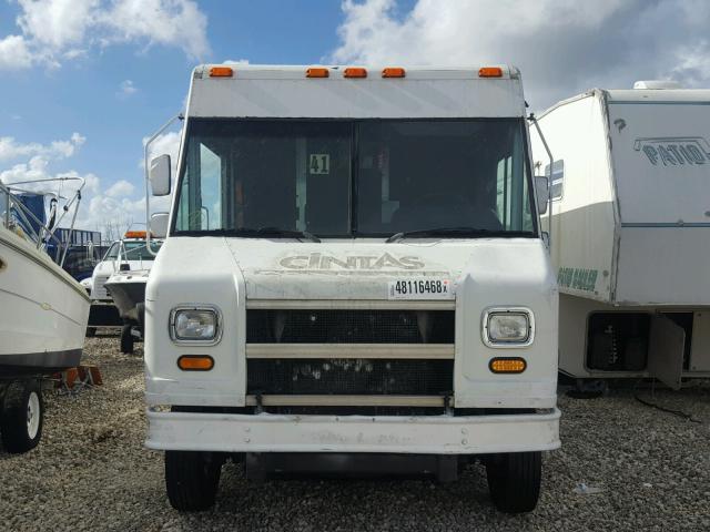 4UZAANCP14CM64521 - 2004 FREIGHTLINER CHASSIS M WHITE photo 9