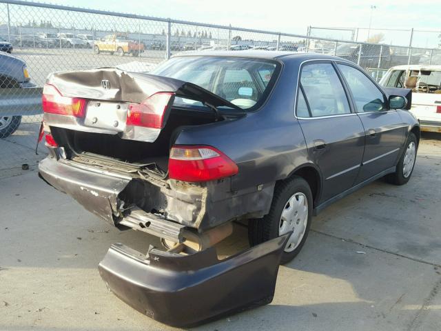 1HGCG5549WA187163 - 1998 HONDA ACCORD LX GRAY photo 4