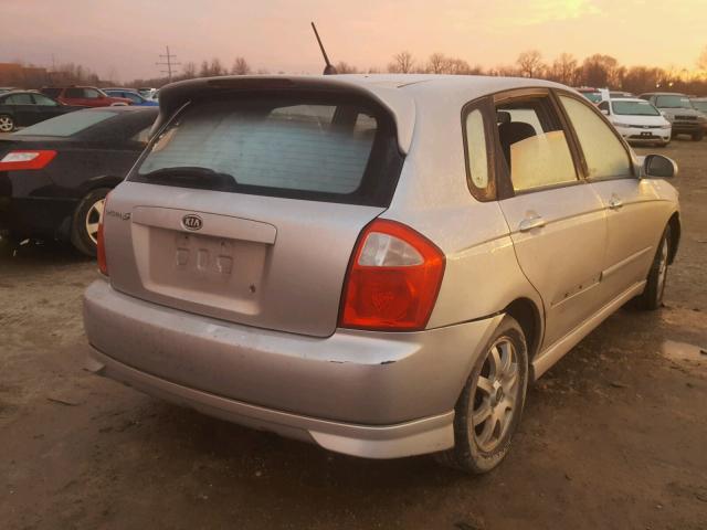 KNAFE161355148524 - 2005 KIA SPECTRA5 SILVER photo 4