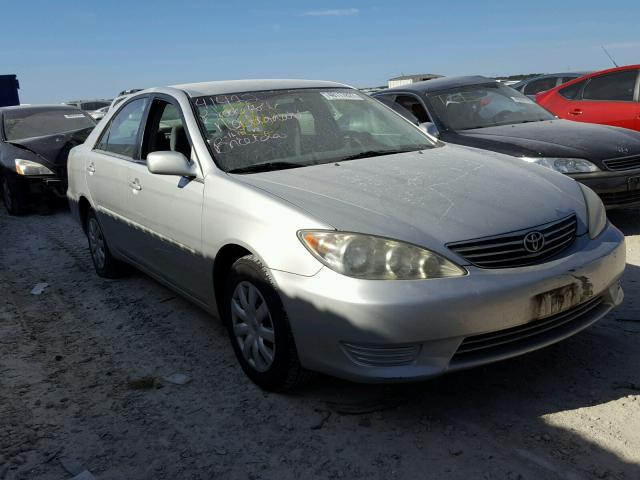 4T1BE30K15U942292 - 2005 TOYOTA CAMRY LE ვერცხლისფერი ფოტო 1