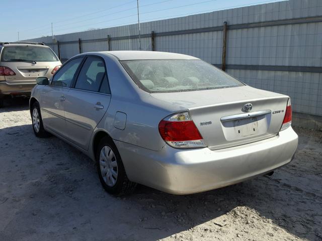 4T1BE30K15U942292 - 2005 TOYOTA CAMRY LE ვერცხლისფერი ფოტო 3