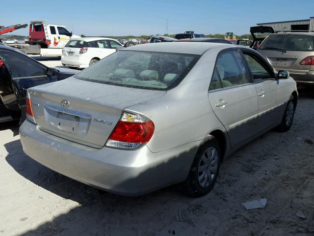 4T1BE30K15U942292 - 2005 TOYOTA CAMRY LE ვერცხლისფერი ფოტო 4